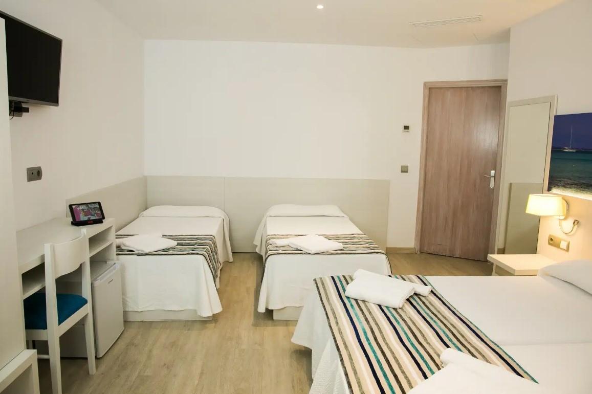 Hostal Rosales Es Pujols Kültér fotó